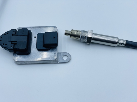 メルセデス・ベンツ OEM 5WK96683F A0009053706 A0009055206 のための12Vノックスセンサー